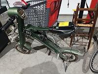 Lot 66 - opvouwbare elektrische scooter - afbeelding 1 van  7