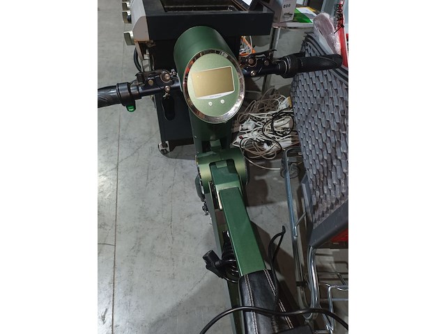 Lot 66 - opvouwbare elektrische scooter - afbeelding 4 van  7