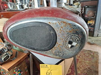 Lot 66 - oude puch sv125 benzinetank - origineel voorspatbord motobéc - afbeelding 2 van  6