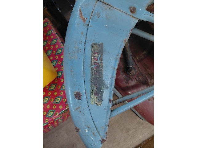 Lot 66 - oude puch sv125 benzinetank - origineel voorspatbord motobéc - afbeelding 5 van  6