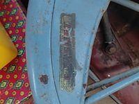 Lot 66 - oude puch sv125 benzinetank - origineel voorspatbord motobéc - afbeelding 5 van  6
