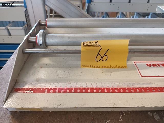 Lot 66 - snijmachine voor behangpapier - afbeelding 6 van  8