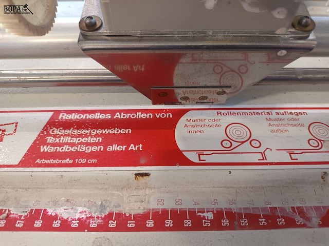 Lot 66 - snijmachine voor behangpapier - afbeelding 7 van  8