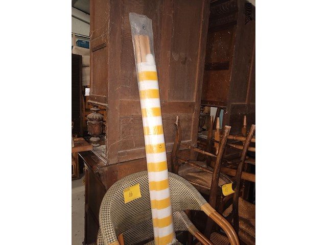 Lot 66 - terrasstoelen en windscherm - afbeelding 2 van  3
