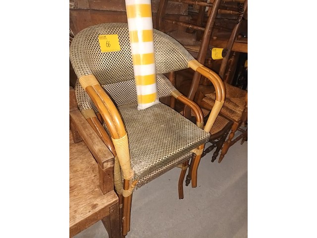 Lot 66 - terrasstoelen en windscherm - afbeelding 3 van  3