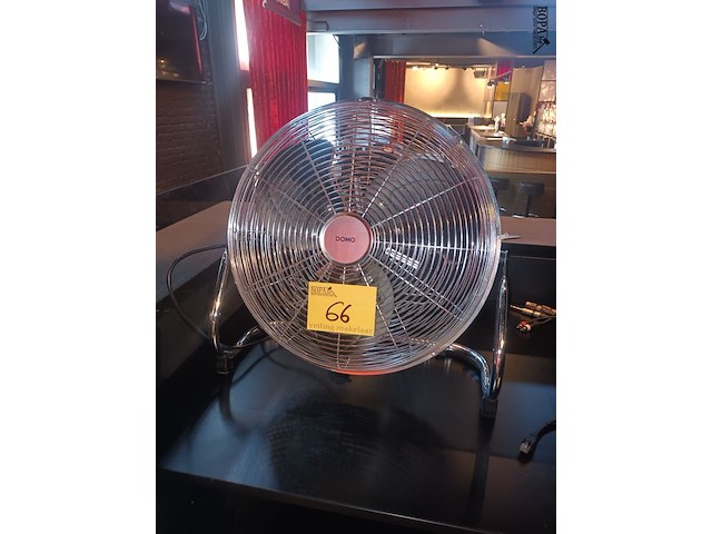 Lot 66 - ventilator domo - afbeelding 1 van  3