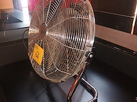 Lot 66 - ventilator domo - afbeelding 2 van  3
