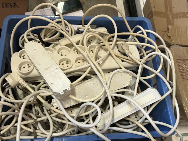 Lot 66 - verlengkabels - afbeelding 2 van  3