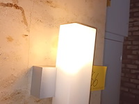 Lot 66 - wandverlichting. 2 stuks - afbeelding 2 van  3