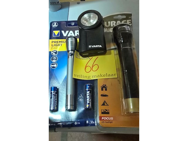 Lot 66 - zaklantaarns 3 stuks - afbeelding 1 van  4