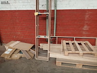 Lot 660 - lot panelen en houtresten - afbeelding 3 van  5