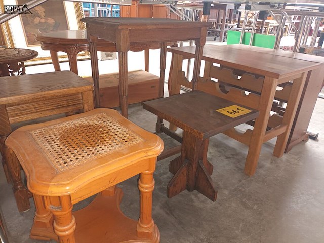 Lot 661 - plantenstaanders en wijnrekjes. 6 stuks - afbeelding 1 van  6