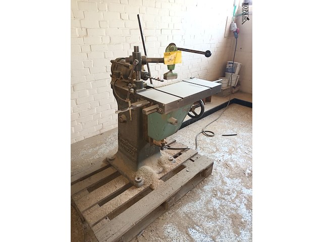 Lot 667 - langgatboormachine - afbeelding 1 van  4