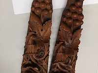 Lot 668 - vork en lepel in houtsnijwerk - afbeelding 2 van  3