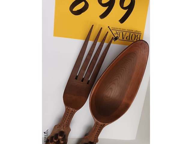 Lot 668 - vork en lepel in houtsnijwerk - afbeelding 3 van  3