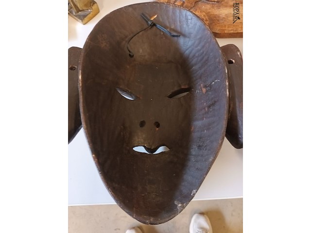 Lot 67 - afrikaans masker - afbeelding 3 van  4