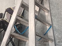 Lot 67 - aluminium trapladder - afbeelding 1 van  2