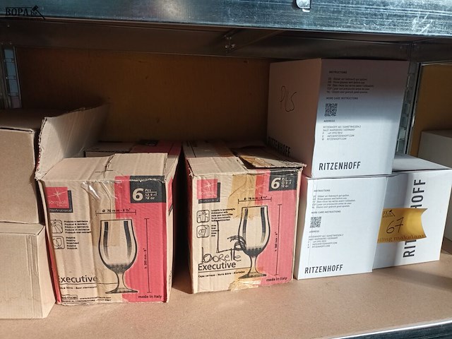 Lot 67 - bierglazen in doos. 13 stuks - afbeelding 1 van  2