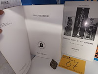 Lot 67 - boeken religie en medaillon. 4 stuks - afbeelding 3 van  4