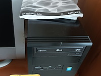 Lot 67 - desktop pc en scherm - afbeelding 3 van  3