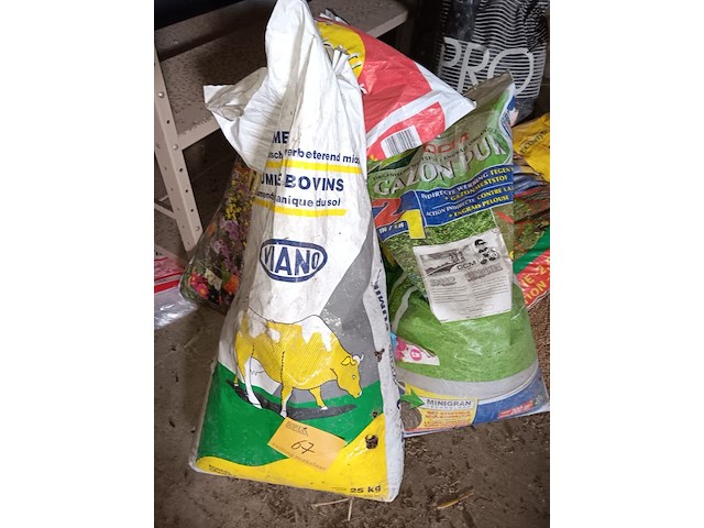 Lot 67 - diverse soorten bemesting - afbeelding 2 van  5