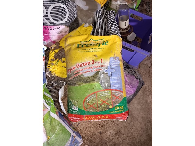 Lot 67 - diverse soorten bemesting - afbeelding 3 van  5