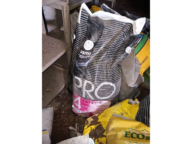 Lot 67 - diverse soorten bemesting - afbeelding 4 van  5