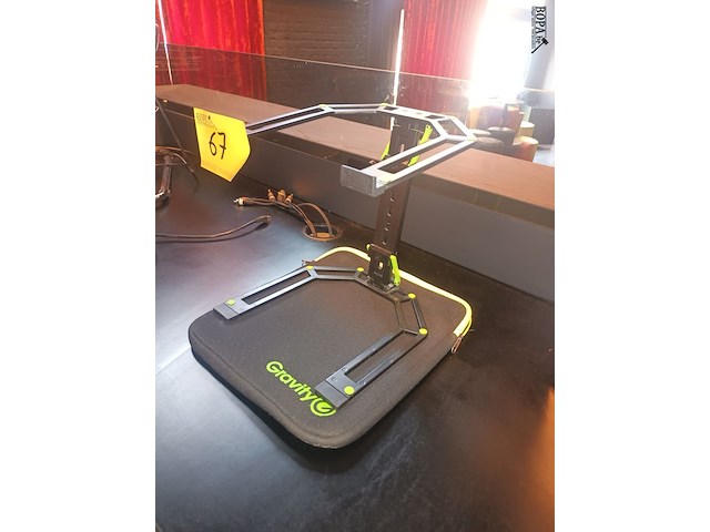 Lot 67 - gravity verstelbare standaard - afbeelding 1 van  3