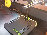 Lot 67 - gravity verstelbare standaard - afbeelding 1 van  3