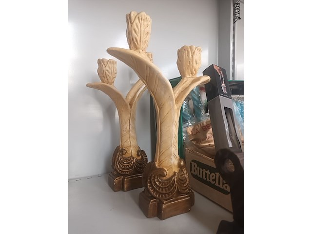 Lot 67 - kandelaars en kaarsen - afbeelding 2 van  4