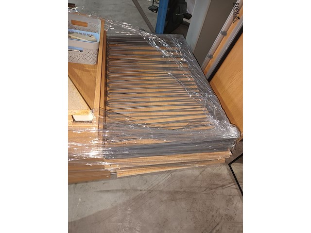 Lot 67 - kleerkast met spiegeldeur - afbeelding 3 van  10