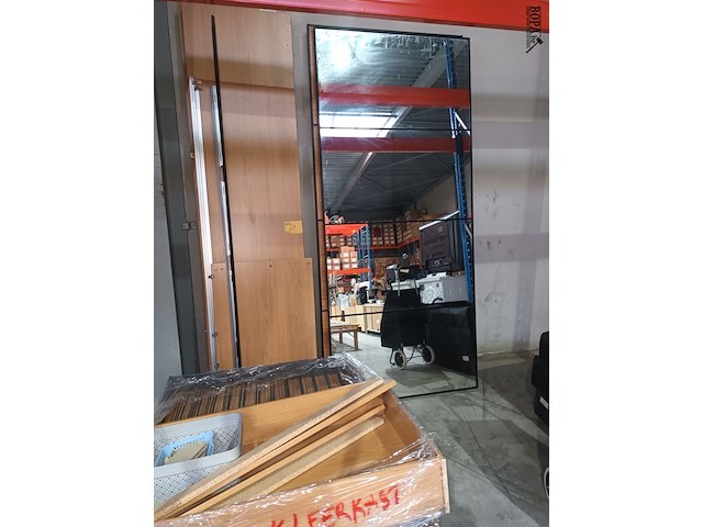 Lot 67 - kleerkast met spiegeldeur - afbeelding 4 van  10