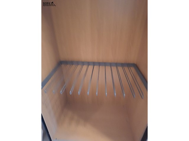 Lot 67 - kleerkast met spiegeldeur - afbeelding 7 van  10