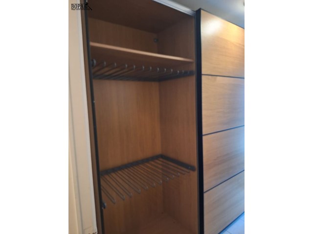 Lot 67 - kleerkast met spiegeldeur - afbeelding 8 van  10