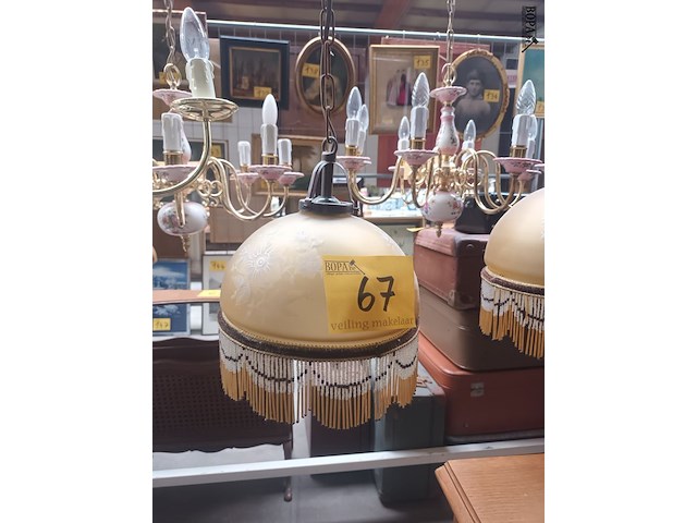 Lot 67 - koppel hanglampen - afbeelding 2 van  4