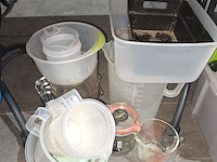 Lot 67 - kunststof bakken en dozen - afbeelding 5 van  5