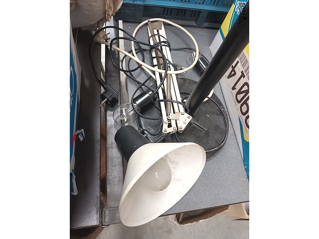 Lot 67 - lampen - 2 stuks - afbeelding 4 van  4