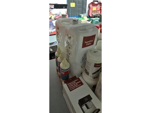 Lot 67 - lot diverse onderhoudsproducten miele - afbeelding 3 van  5