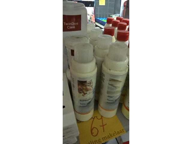 Lot 67 - lot diverse onderhoudsproducten miele - afbeelding 4 van  5