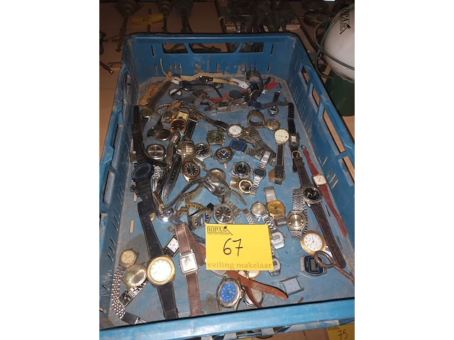 Lot 67 - lot polshorloges - afbeelding 1 van  5