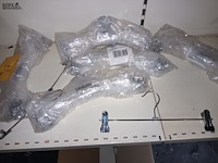Lot 67 - metalen kleerhangers - afbeelding 3 van  3