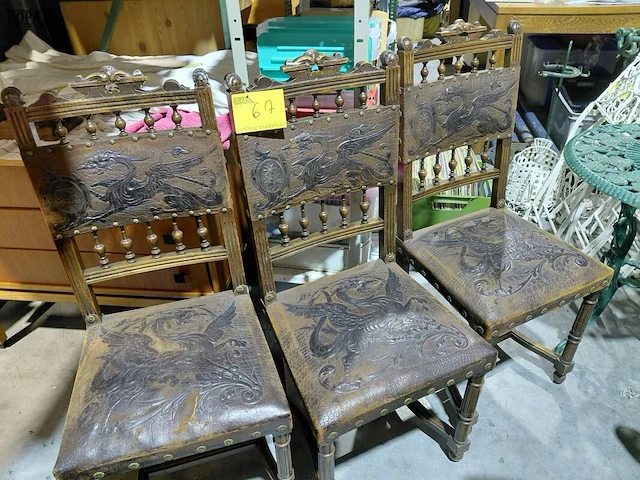 Lot 67 - neorenaissance stijl 1890-1900 antieke stoelen reliëfwerkniv - afbeelding 1 van  5