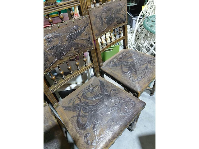 Lot 67 - neorenaissance stijl 1890-1900 antieke stoelen reliëfwerkniv - afbeelding 3 van  5