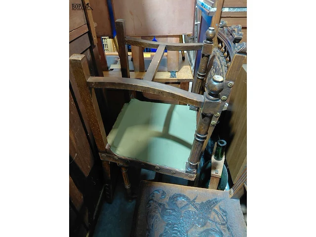 Lot 67 - neorenaissance stijl 1890-1900 antieke stoelen reliëfwerkniv - afbeelding 4 van  5