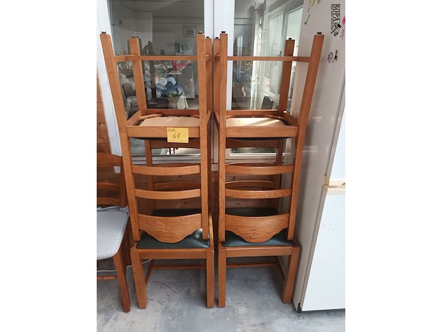 Lot 67 - retro eetkamerstoelen. 4 stuks - afbeelding 3 van  3