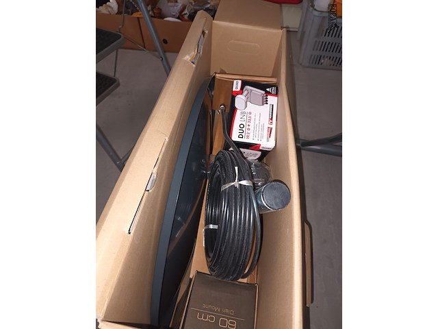 Lot 67 - schotelantenne tv vlaanderen - afbeelding 3 van  3