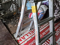 Lot 67 - teleskopische ladder waku - afbeelding 1 van  3