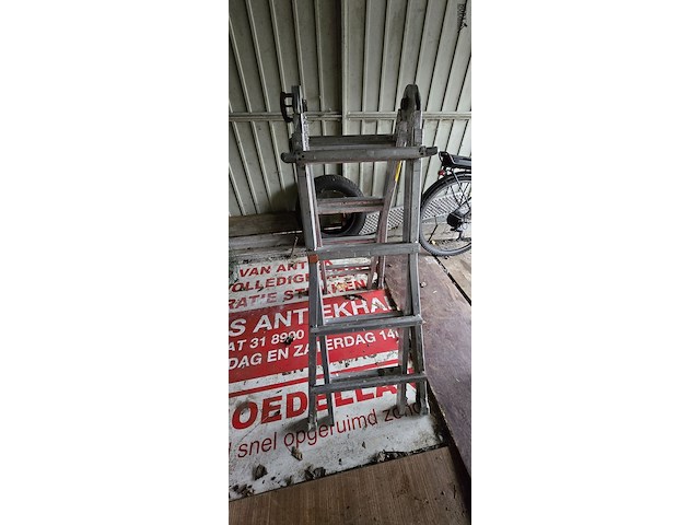Lot 67 - teleskopische ladder waku - afbeelding 2 van  3
