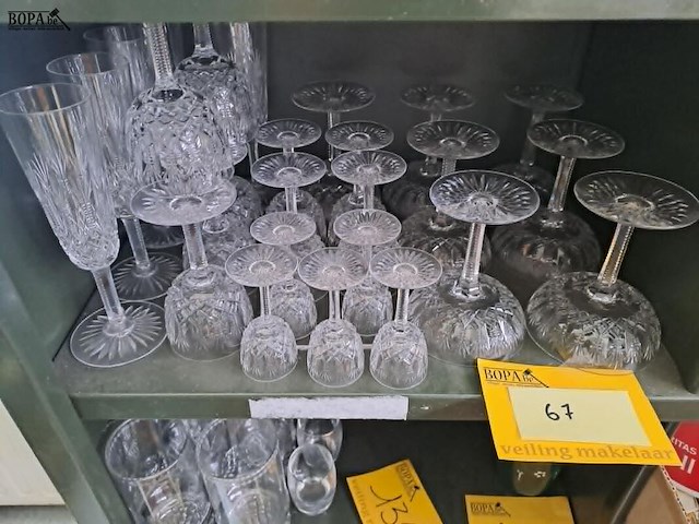 Lot 67 - vintage prachtige fijne kristallen glazen: champagneglazen e - afbeelding 1 van  3