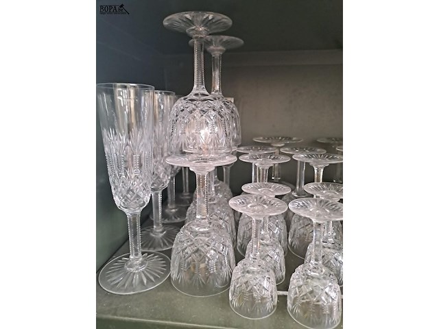 Lot 67 - vintage prachtige fijne kristallen glazen: champagneglazen e - afbeelding 2 van  3